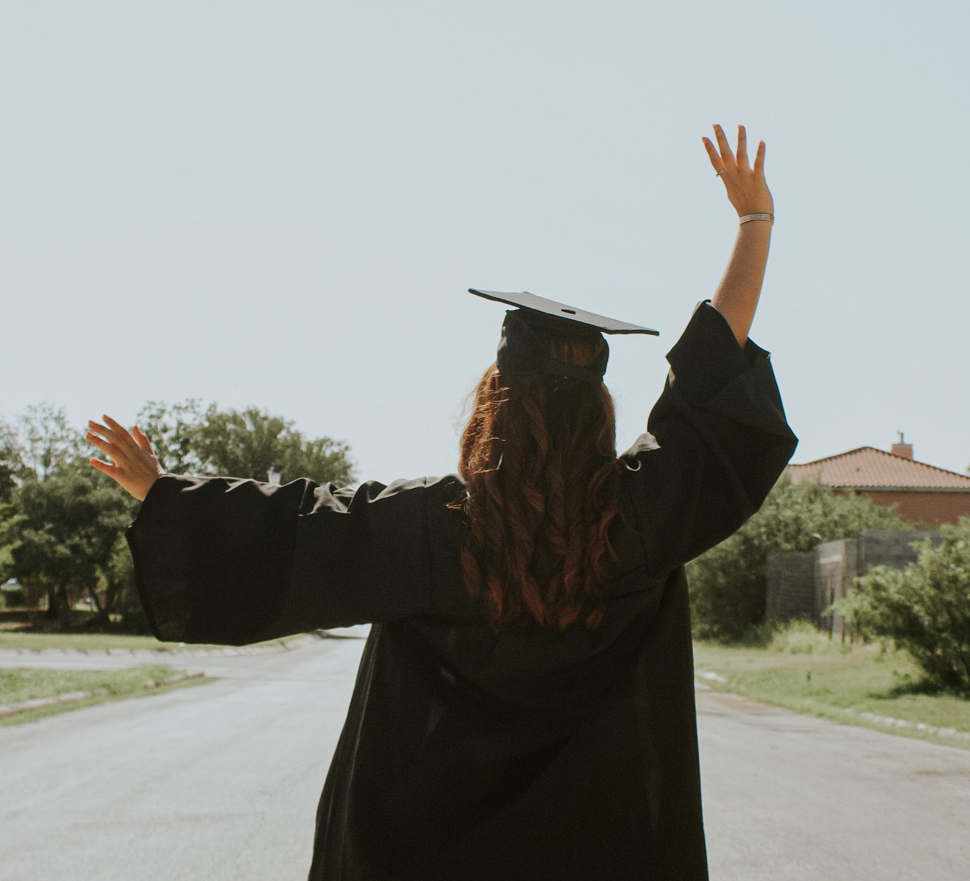 Evaluating Positive Affect in Graduating Students : A Comparative Analysis of Emotional Responses Across Academic Disciplines